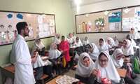 بازدید از مدارس ابتدایی دخترانه و پسرانه جهت انجام معاینات دوره ای دانش آموزان